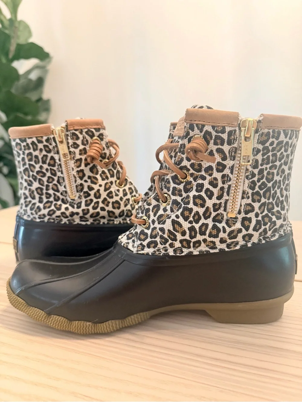 Sperry Women’s Saltwater Duck Boots Leopard Black Print Womens 7.5 Waterproof